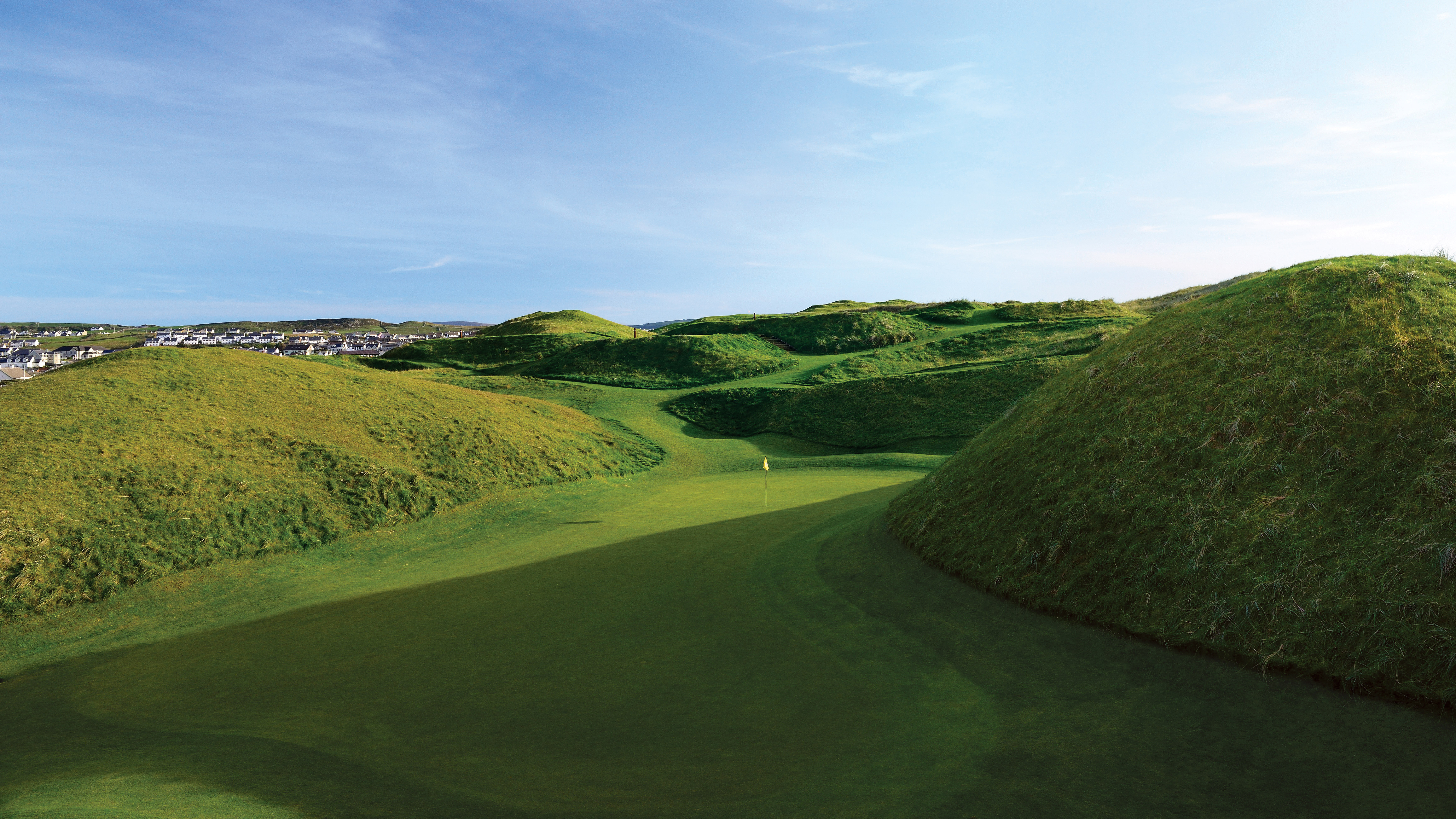 The par-3 5th hole at Lahinch